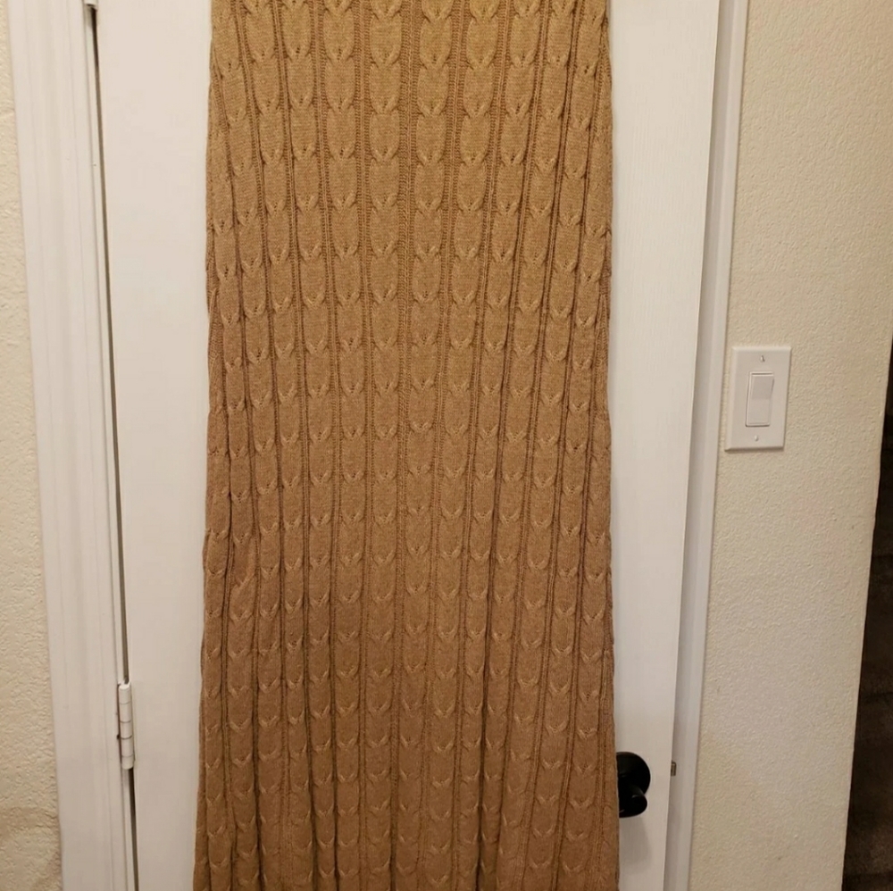 Maxi wool skirt